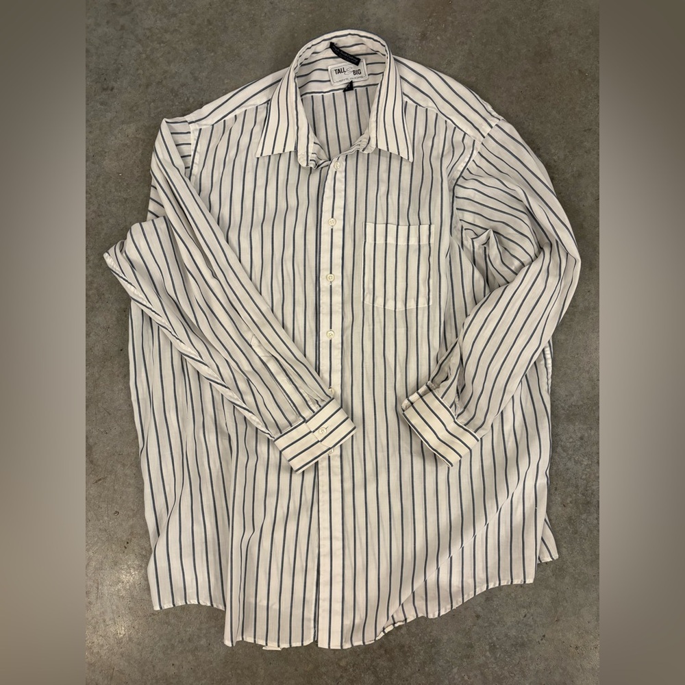 Vintage Men's White Shirt with Navy Stripes (2X)